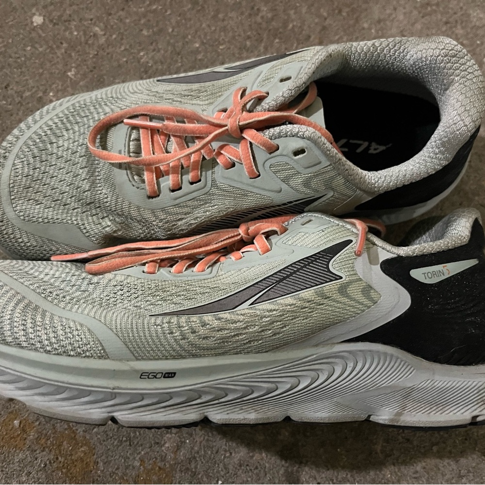 Altra Women's Athletic Shoes - Light Gray and Coral